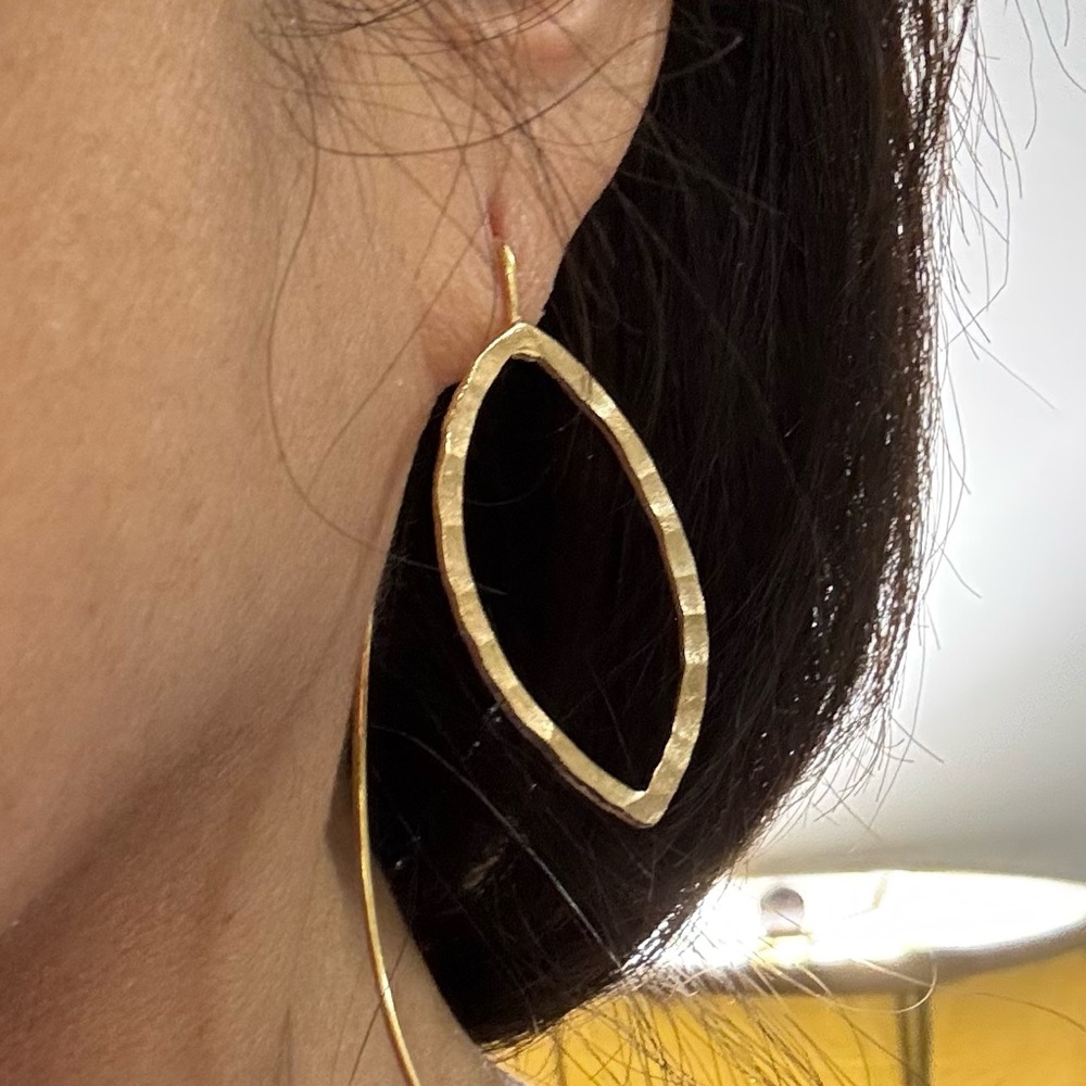 Elegant Gold Hoop Earrings